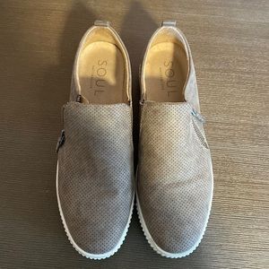 Womens slip on sneaker like shoes